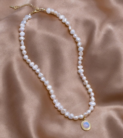 Collier en Perles avec Pierre de Lune en Or