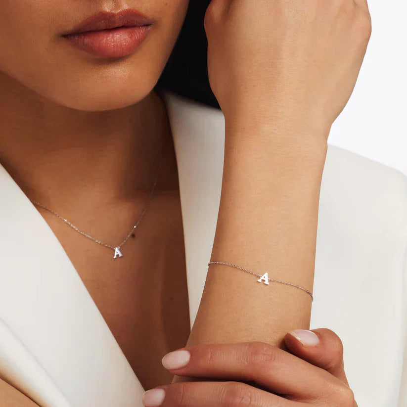 Bracelet initial Vita Signa | Or blanc