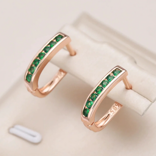 Boucles d'oreilles élégantes avec des cristaux verts
