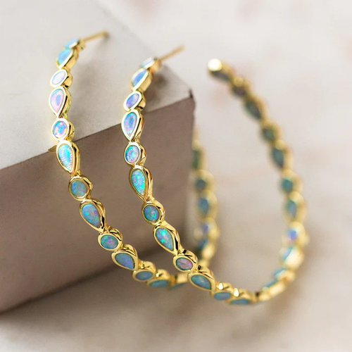 Boucles d'oreilles Golden Circle avec Opale Bleue Vintage