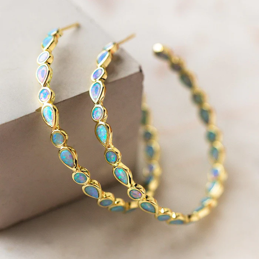 Boucles d'oreilles Golden Circle avec Opale Bleue Vintage