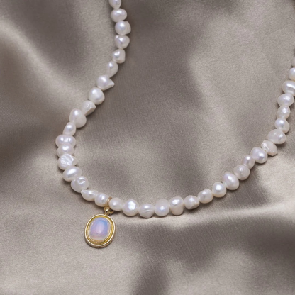 Collier en Perles avec Pierre de Lune en Or